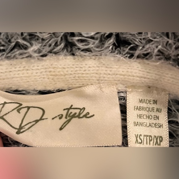 Sweater - Picture 3 of 4